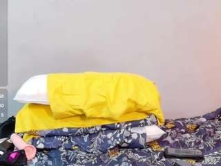 kiara-019's CamSoda show and profile