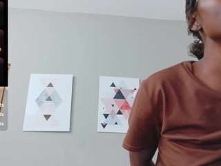 kiara-019's CamSoda show and profile