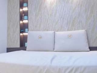 sarah-borch Live Webcam on CamSoda