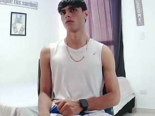 harry24saber webcam model