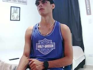 harry24saber Live Webcam on CamSoda