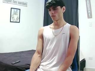 harry24saber Live Webcam on CamSoda