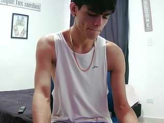 harry24saber Live Webcam on CamSoda