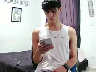 harry24saber Live Webcam on CamSoda