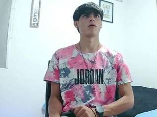 harry24saber webcam model