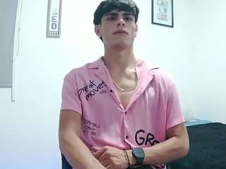 harry24Saber live cam on CamSoda