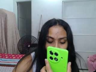 karensexx, female webcam model,  years old, on live webcam