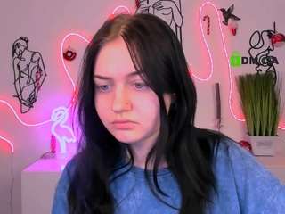 alice-blond Live Webcam on CamSoda