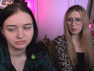 alice-blond Live Webcam on CamSoda