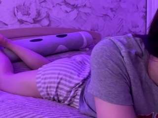 emelinehizkiya's CamSoda show and profile