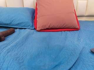 Melanie-Gale live webcam show