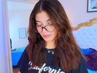 kate-martinez's CamSoda show and profile