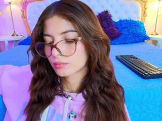 kate-martinez's CamSoda show and profile