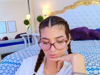 kate-martinez's CamSoda show and profile