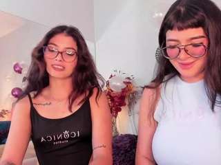 Эта модель сейчас онлайн. kate-martinez