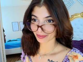 Kate Martinez live webcam show