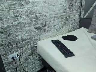 merilandhh's CamSoda show and profile