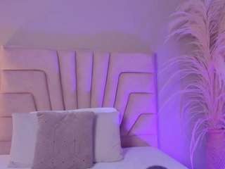 angelica-crosss — LIVE on Camsoda