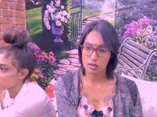 Chazzy live webcam show