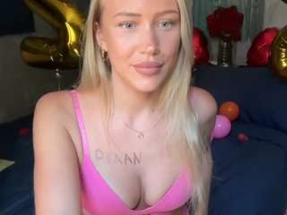 livslifee's CamSoda show and profile