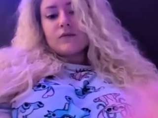 pyjama-titties