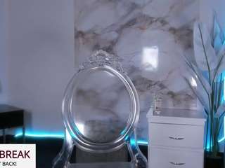 Model ini sedang live sekarang. natyxo