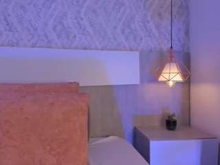 vittoria-rossi, female webcam model,  years old, on live webcam