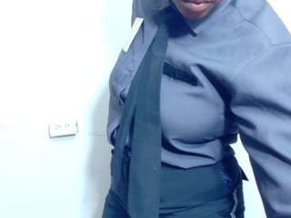 ciaraebonyx live on CamSoda