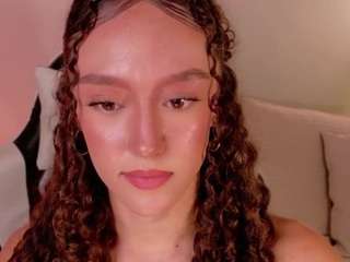 chloemoretix's CamSoda show and profile