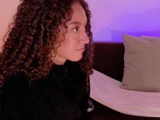 chloemoretix's CamSoda show and profile