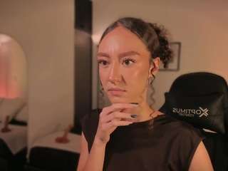 chloemoretix live webcam show