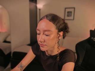 chloemoretix live webcam show
