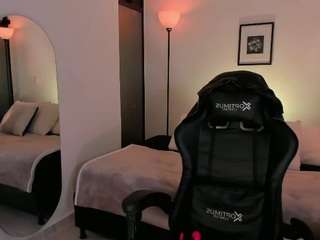 chloemoretix Live Webcam on CamSoda