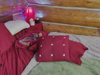 Live webcam model ladylorreign on Soda Cams