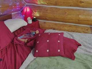 Live webcam model ladylorreign on Soda Cams