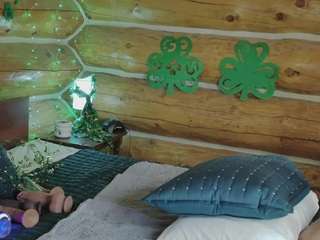 Live webcam model ladylorreign on Soda Cams