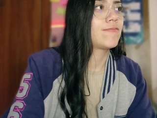 laug8's CamSoda show and profile