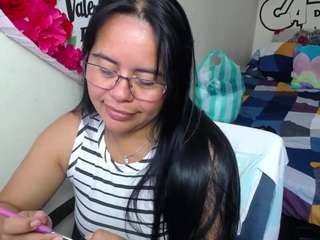 Miss-kendraa live cam preview