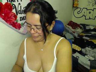 Miss-kendraa live cam preview