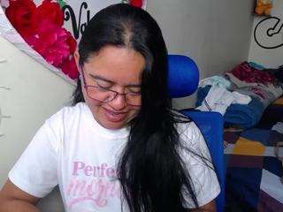 Miss-kendraa live cam preview