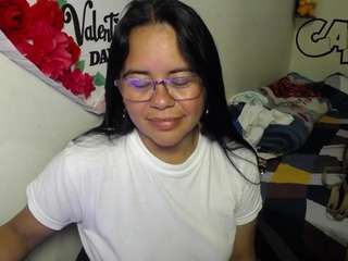 Miss-kendraa live cam preview