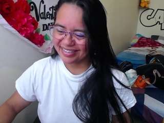 Miss-kendraa live cam preview