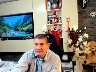 le modèle spartacustelephone est en webcam porno dans un show sur le site camsoda, il possède les tags suivants: anal toys,blowjob,brown eyes,cock rating,drinking,facial,handjob,muscular,orgasm,smoking,tattoos,brown hair,hd