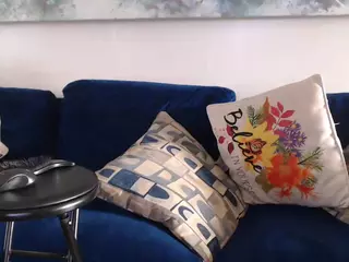 1sweetdiscreet's Live Sex Cam Show