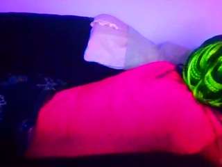 le modèle goddesskoe est en webcam porno dans un show sur le site camsoda, il possède les tags suivants: ass bouncing,big tits,brown eyes,drinking,milf,neon hair,thick,hd
