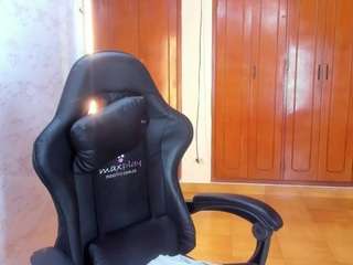 lucyskinny's CamSoda show and profile