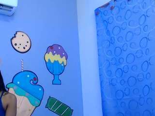 skinnysexzara18 Live Webcam on CamSoda