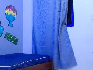 skinnysexzara18 webcam