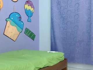 skinnysexzara18 Live Webcam on CamSoda