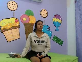 skinnysexzara18 Live Webcam on CamSoda